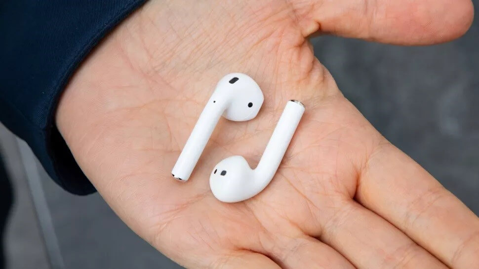 در  AirPods 2اپل یک قابلیت جدیدی ارائه شده که این امکان را می‌دهد تا هنگام استفاده بین دستگاه‌های مختلف جابه‌جا شوید