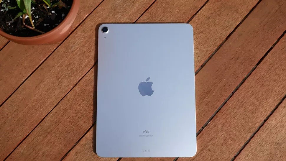 iPad Air از لحاظ طراحی شباهت زیادی به iPad Pro دارد